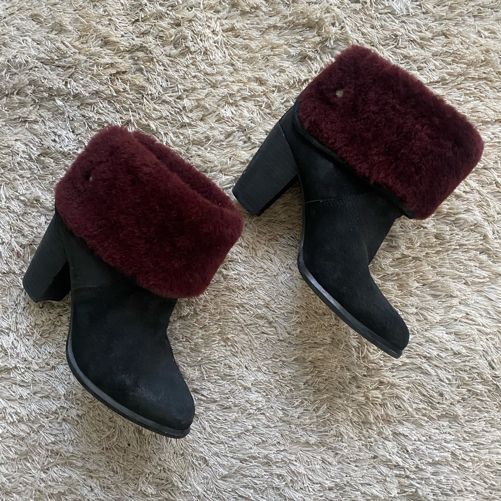 Black & purple Ugg booties